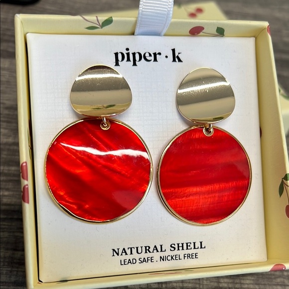 Piper K | Red & Gold Shell Earrings - Picture 5 of 6